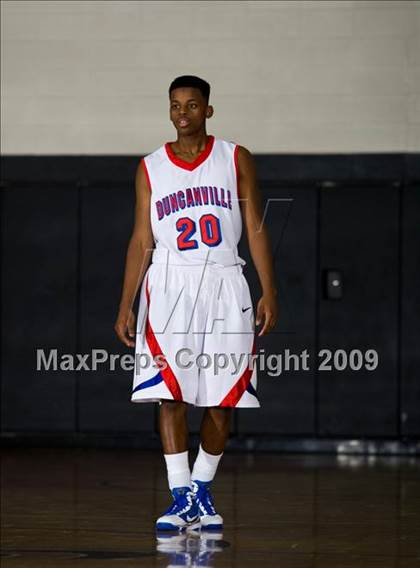 Thumbnail 2 in Marshall vs. Duncanville (McDonalds Texas Invitational) photogallery.