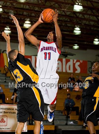 Thumbnail 3 in Marshall vs. Duncanville (McDonalds Texas Invitational) photogallery.