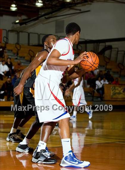 Thumbnail 2 in Marshall vs. Duncanville (McDonalds Texas Invitational) photogallery.