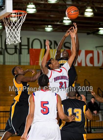 Thumbnail 2 in Marshall vs. Duncanville (McDonalds Texas Invitational) photogallery.