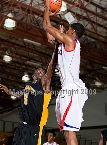 Thumbnail 3 in Marshall vs. Duncanville (McDonalds Texas Invitational) photogallery.