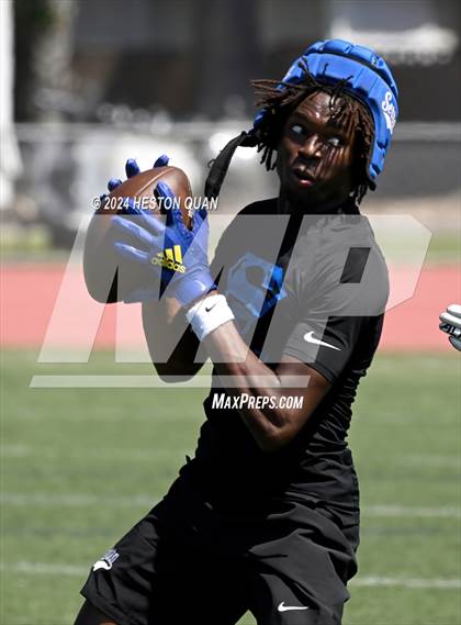 Thumbnail 2 in Serra vs. San Clemente (Brave 8 Invitational) photogallery.