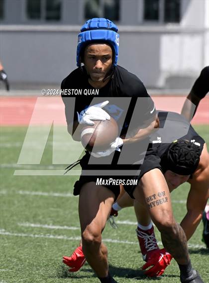 Thumbnail 3 in Serra vs. San Clemente (Brave 8 Invitational) photogallery.