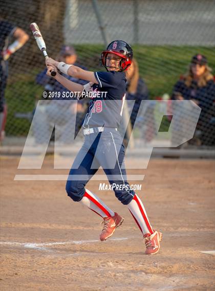 Thumbnail 2 in Mater Dei Catholic vs. Great Oak (Michelle Carew Classic) photogallery.