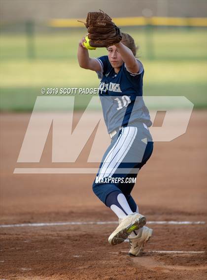 Thumbnail 2 in Mater Dei Catholic vs. Great Oak (Michelle Carew Classic) photogallery.