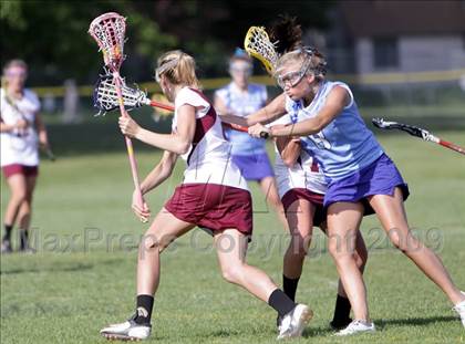 Thumbnail 1 in Thornton Academy vs Kennebunk (SMAA Class A West Regional Final) photogallery.
