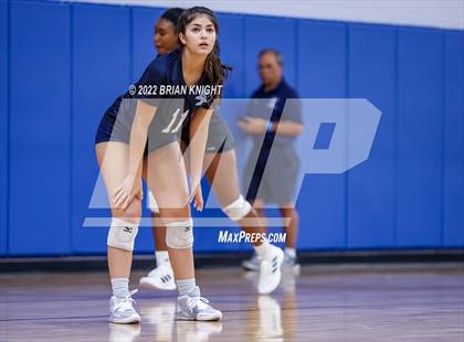 Thumbnail 2 in Dr. Phillips vs. Pine Crest photogallery.