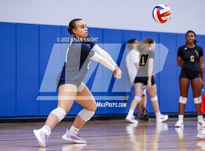 Thumbnail 2 in Dr. Phillips vs. Pine Crest photogallery.