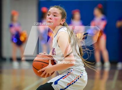 Thumbnail 2 in St. Pius X @ Los Lunas (NMAA 4A District Playoff) photogallery.