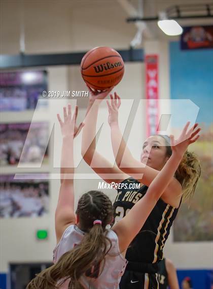 Thumbnail 3 in St. Pius X @ Los Lunas (NMAA 4A District Playoff) photogallery.