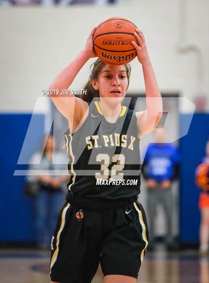 Thumbnail 2 in St. Pius X @ Los Lunas (NMAA 4A District Playoff) photogallery.