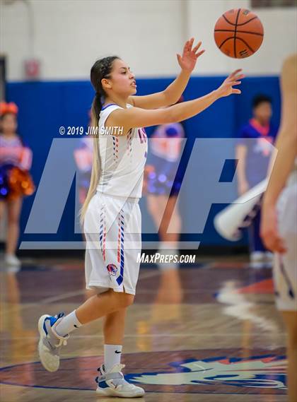 Thumbnail 2 in St. Pius X @ Los Lunas (NMAA 4A District Playoff) photogallery.