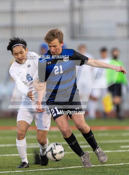 Thumbnail 1 in Millard North vs. Creighton Prep photogallery.