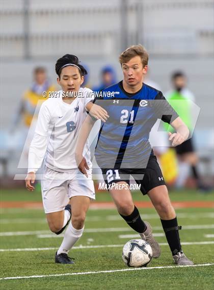 Thumbnail 2 in Millard North vs. Creighton Prep photogallery.
