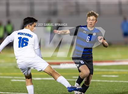 Thumbnail 2 in Millard North vs. Creighton Prep photogallery.