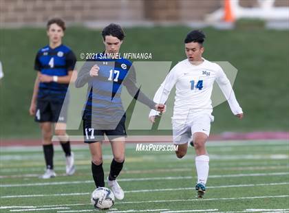 Thumbnail 3 in Millard North vs. Creighton Prep photogallery.