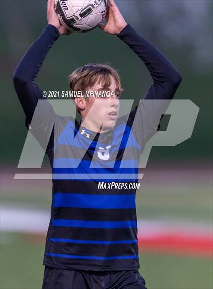 Thumbnail 3 in Millard North vs. Creighton Prep photogallery.