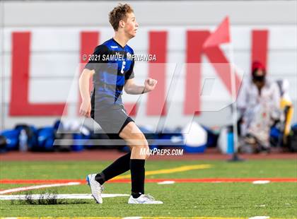 Thumbnail 2 in Millard North vs. Creighton Prep photogallery.