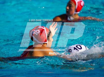 Thumbnail 1 in Carlsbad vs Mater Dei (Bill Barnett Holiday Cup) photogallery.