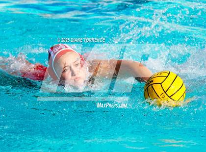 Thumbnail 2 in Carlsbad vs Mater Dei (Bill Barnett Holiday Cup) photogallery.