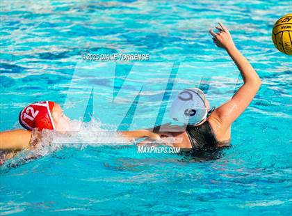 Thumbnail 1 in Carlsbad vs Mater Dei (Bill Barnett Holiday Cup) photogallery.