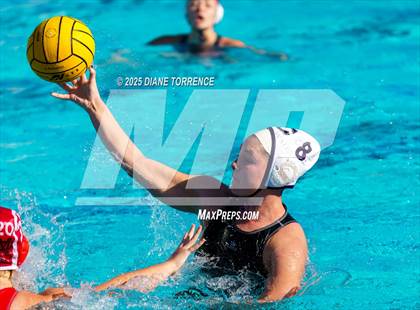 Thumbnail 2 in Carlsbad vs Mater Dei (Bill Barnett Holiday Cup) photogallery.