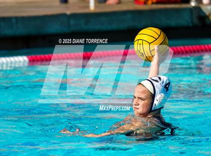 Thumbnail 2 in Carlsbad vs Mater Dei (Bill Barnett Holiday Cup) photogallery.