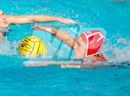 Thumbnail 3 in Carlsbad vs Mater Dei (Bill Barnett Holiday Cup) photogallery.