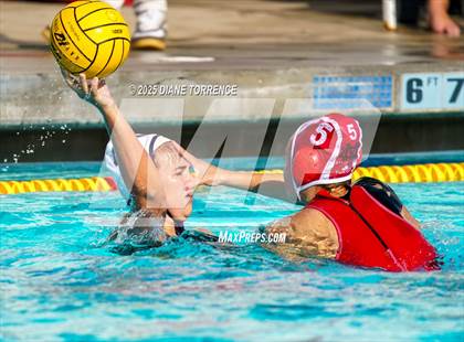 Thumbnail 1 in Carlsbad vs Mater Dei (Bill Barnett Holiday Cup) photogallery.