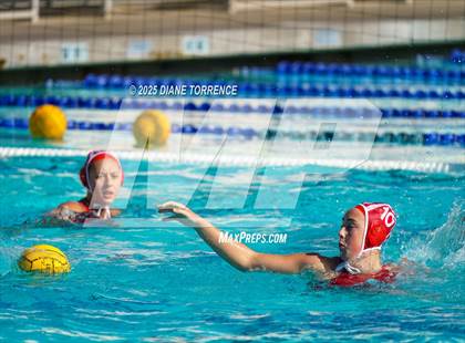 Thumbnail 3 in Carlsbad vs Mater Dei (Bill Barnett Holiday Cup) photogallery.