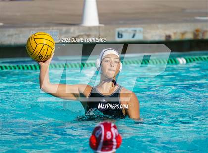 Thumbnail 2 in Carlsbad vs Mater Dei (Bill Barnett Holiday Cup) photogallery.