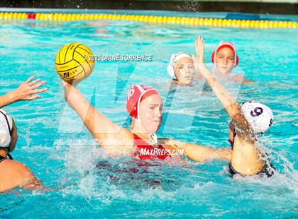 Thumbnail 1 in Carlsbad vs Mater Dei (Bill Barnett Holiday Cup) photogallery.
