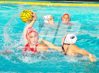 Thumbnail 2 in Carlsbad vs Mater Dei (Bill Barnett Holiday Cup) photogallery.