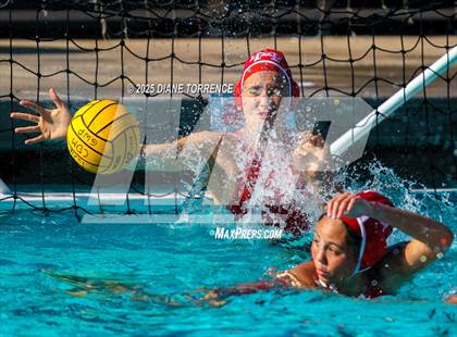 Thumbnail 1 in Carlsbad vs Mater Dei (Bill Barnett Holiday Cup) photogallery.