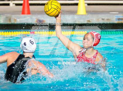 Thumbnail 1 in Carlsbad vs Mater Dei (Bill Barnett Holiday Cup) photogallery.