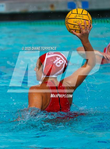 Thumbnail 1 in Carlsbad vs Mater Dei (Bill Barnett Holiday Cup) photogallery.