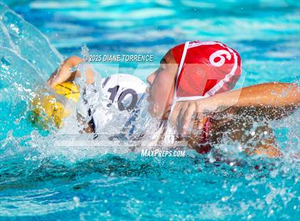 Thumbnail 1 in Carlsbad vs Mater Dei (Bill Barnett Holiday Cup) photogallery.