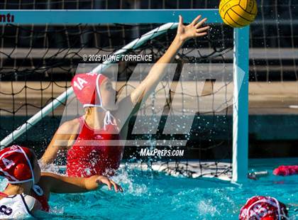 Thumbnail 3 in Carlsbad vs Mater Dei (Bill Barnett Holiday Cup) photogallery.