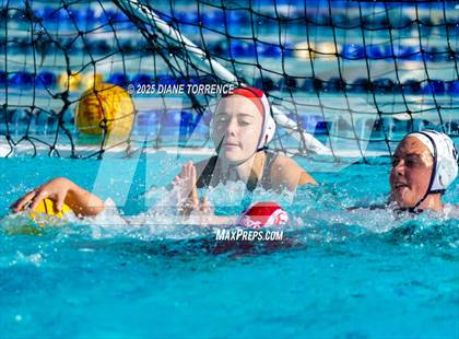 Thumbnail 1 in Carlsbad vs Mater Dei (Bill Barnett Holiday Cup) photogallery.