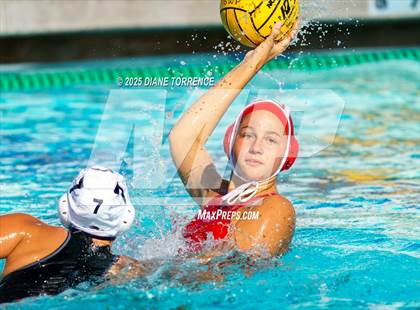 Thumbnail 1 in Carlsbad vs Mater Dei (Bill Barnett Holiday Cup) photogallery.