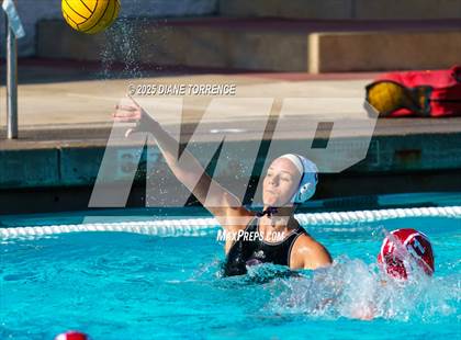 Thumbnail 1 in Carlsbad vs Mater Dei (Bill Barnett Holiday Cup) photogallery.