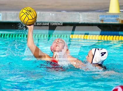 Thumbnail 1 in Carlsbad vs Mater Dei (Bill Barnett Holiday Cup) photogallery.