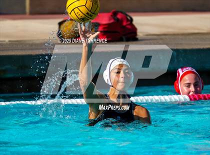 Thumbnail 1 in Carlsbad vs Mater Dei (Bill Barnett Holiday Cup) photogallery.