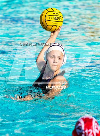 Thumbnail 3 in Carlsbad vs Mater Dei (Bill Barnett Holiday Cup) photogallery.