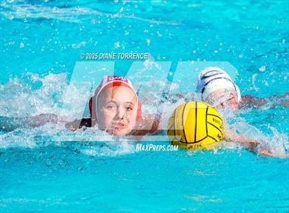 Thumbnail 3 in Carlsbad vs Mater Dei (Bill Barnett Holiday Cup) photogallery.
