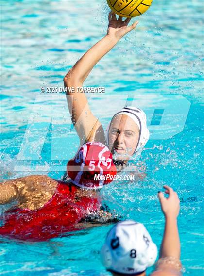 Thumbnail 1 in Carlsbad vs Mater Dei (Bill Barnett Holiday Cup) photogallery.