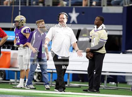 Thumbnail 1 in Hamlin vs. Mart (UIL 2A Division 2 Final) photogallery.