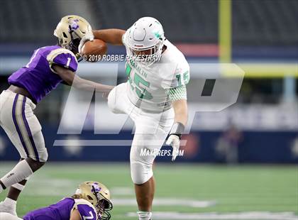 Thumbnail 3 in Hamlin vs. Mart (UIL 2A Division 2 Final) photogallery.