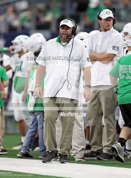 Thumbnail 3 in Hamlin vs. Mart (UIL 2A Division 2 Final) photogallery.