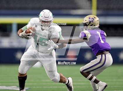 Thumbnail 3 in Hamlin vs. Mart (UIL 2A Division 2 Final) photogallery.